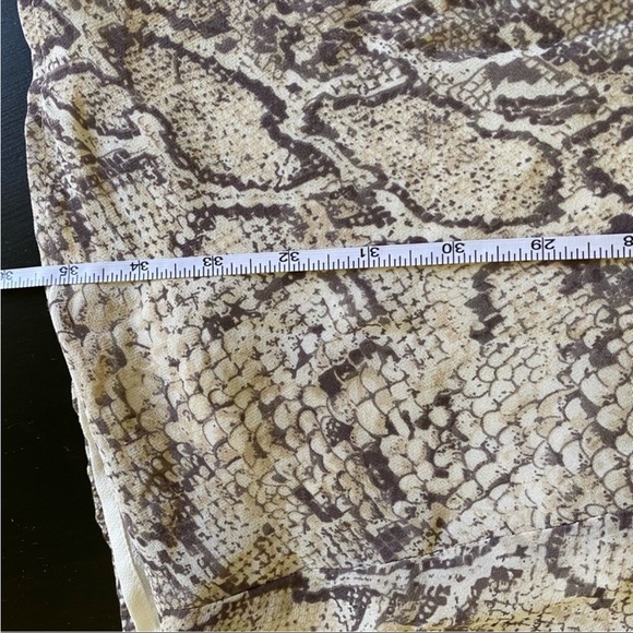 Reformation Short Sleeve Dress - Picture 6 of 10